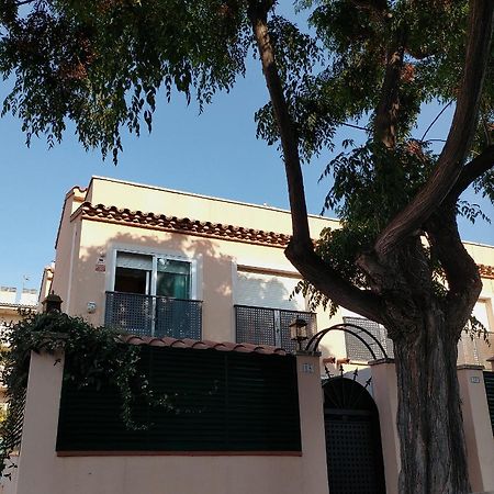 Vila Lydia Cambrils Exteriör bild